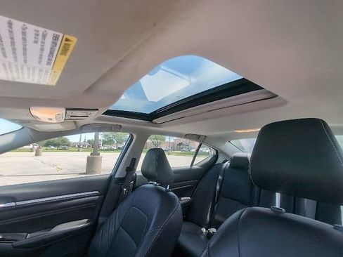 Used 2023 Nissan Altima 2.5 SR w/ SR Premium Package FWD image 13
