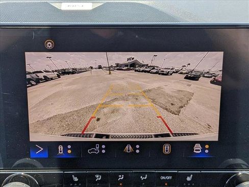 New 2024 Chevrolet Colorado LT w/ LT Convenience Package III image 11