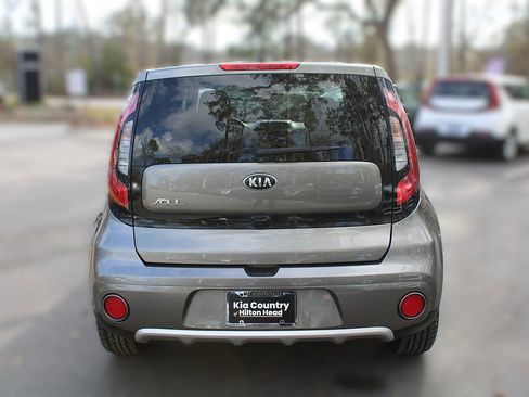 Certified 2018 Kia Soul + image 8