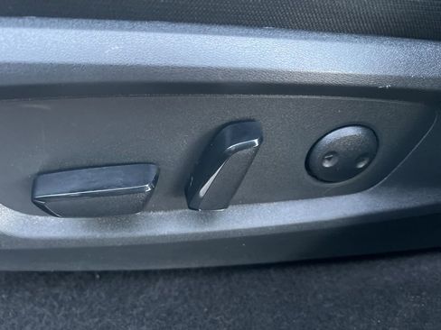 Certified 2025 Nissan Pathfinder SV image 53