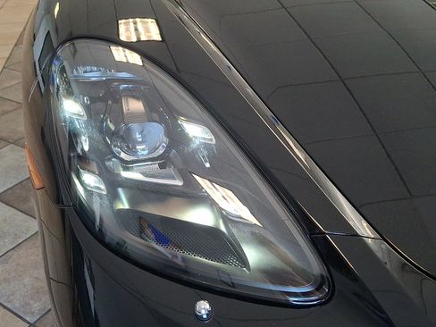 Used 2025 Porsche 718 Boxster RWD image 9