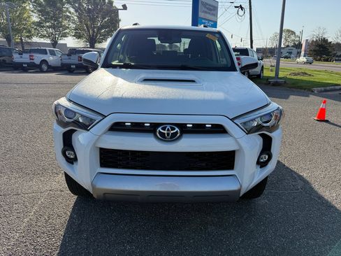 Used 2023 Toyota 4Runner TRD Off-Road image 2