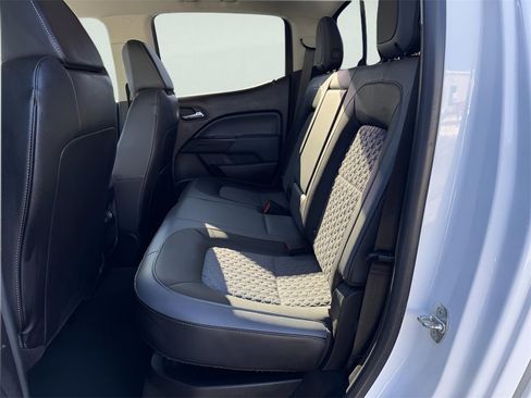 Used 2017 Chevrolet Colorado Z71 image 31