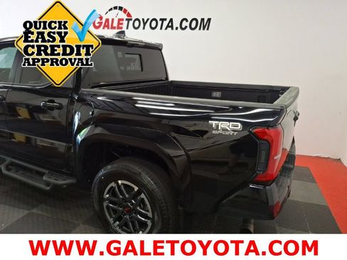 Used 2024 Toyota Tacoma TRD Sport w/ TRD Sport Premium Package AWD/4WD image 5
