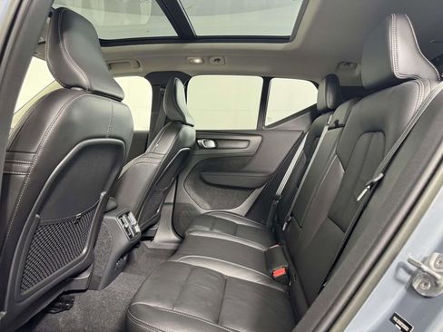 Used 2023 Volvo XC40 B5 Plus w/ Protection Package Premier AWD/4WD image 31