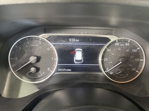 Used 2023 Nissan Rogue S image 13