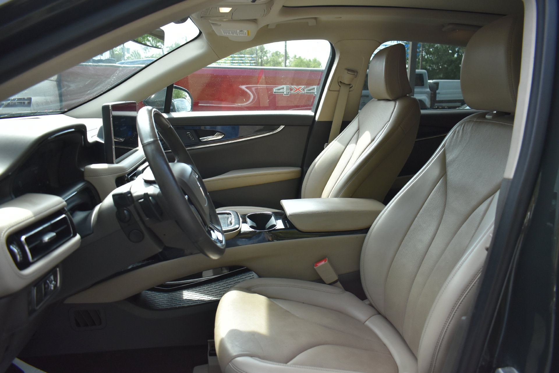 Used 2022 Lincoln Nautilus Reserve w/ Equipment Group 201A AWD/4WD image 13
