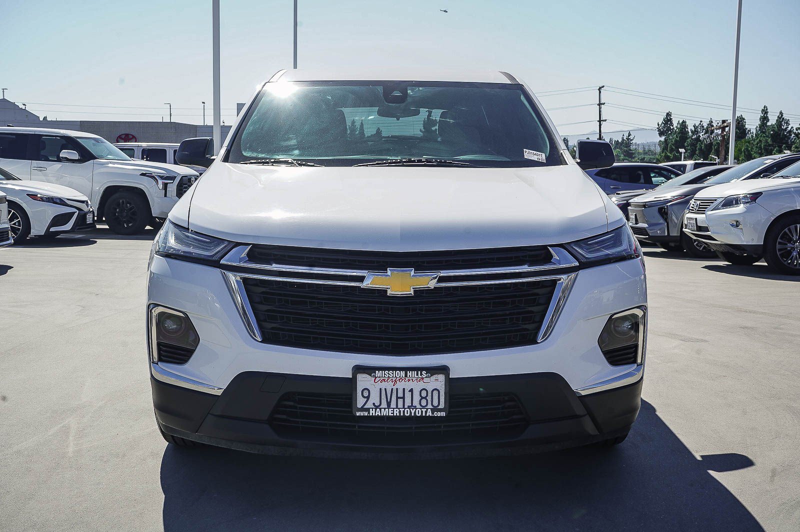 Used 2023 Chevrolet Traverse LS FWD image 2