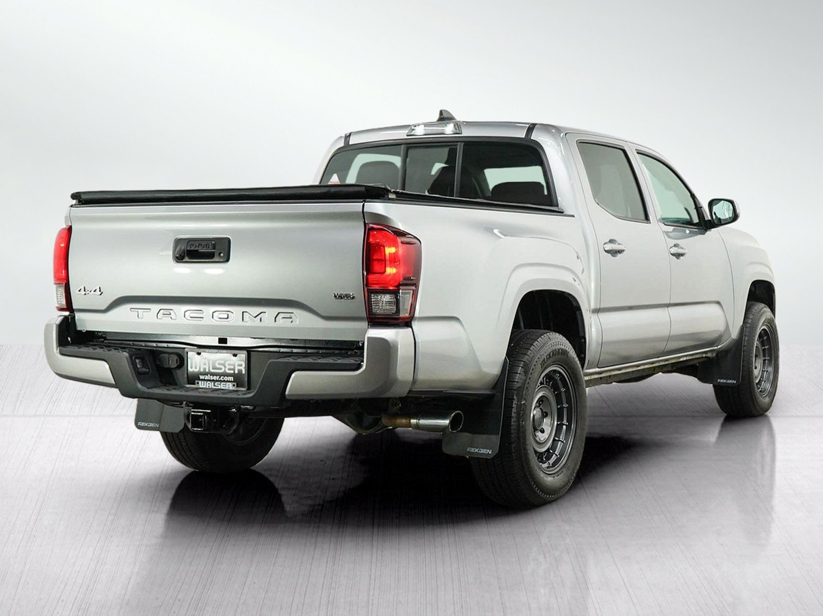 Used 2021 Toyota Tacoma SR AWD/4WD image 5