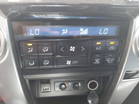 Used 2022 Toyota 4Runner Limited AWD/4WD image 18