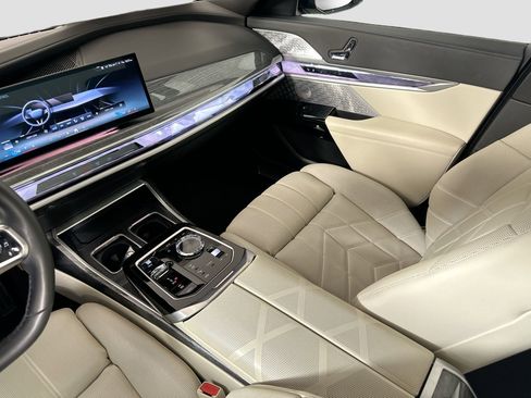 Certified 2023 BMW 740i w/ Luxury Rear Seating Package image 24