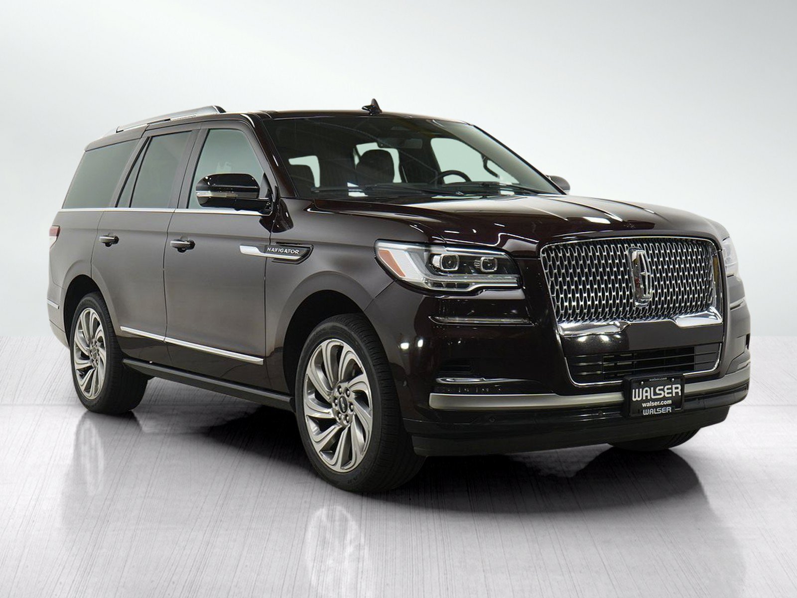 Used 2023 Lincoln Navigator Reserve w/ Equipment Group 201A AWD/4WD image 7