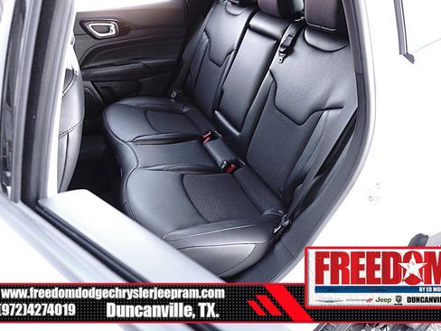 New 2026 Jeep Compass Latitude image 14