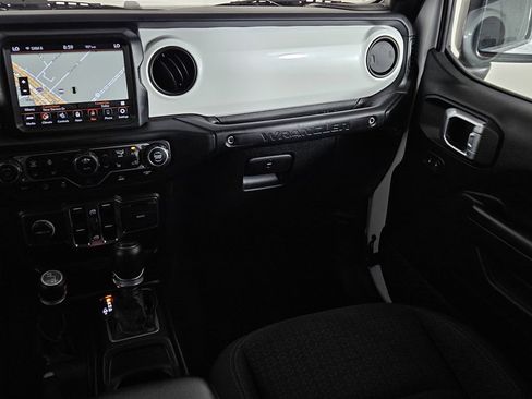 Used 2021 Jeep Wrangler Unlimited Sport AWD/4WD image 10