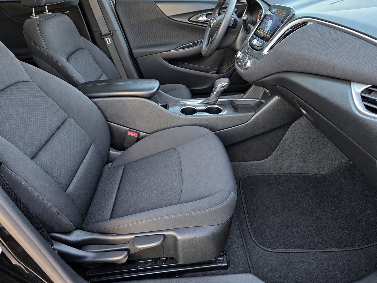 Certified 2022 Chevrolet Malibu LT FWD image 32