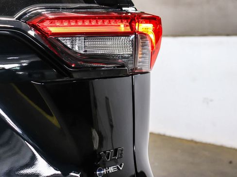Certified 2025 Toyota RAV4 XLE AWD/4WD image 12