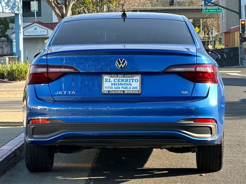 Used 2024 Volkswagen Jetta SE w/ Panoramic Sunroof Package image 4