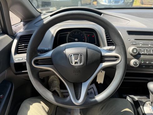 Used 2011 Honda Civic DX-VP image 12