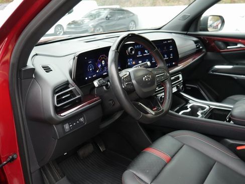 Used 2024 Chevrolet Traverse RS w/ LPO, Floor Liner Package image 10