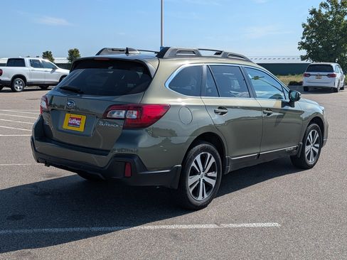 Used 2019 Subaru Outback 2.5i Limited AWD/4WD image 4