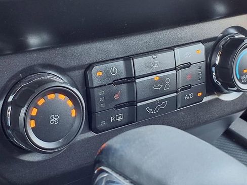 Used 2019 Ford F150 XLT w/ Equipment Group 302A Luxury AWD/4WD image 5
