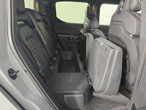 Used 2023 Rivian R1T Launch Edition image 24