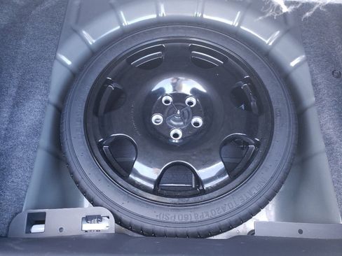 Used 2024 Ford Mustang EcoBoost Cpe image 9