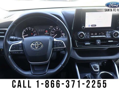 Used 2023 Toyota Highlander Platinum image 24