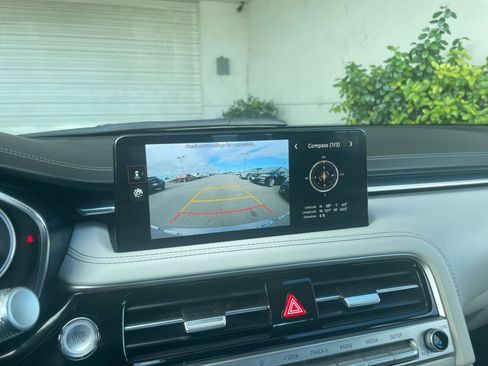 Used 2025 Genesis G70 2.5T image 25