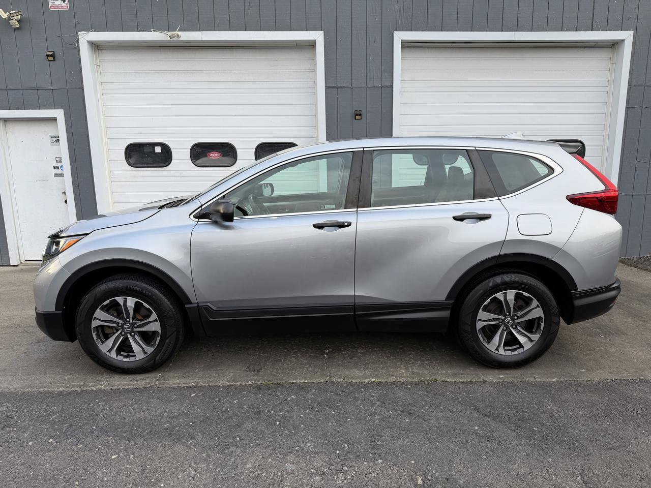 Used 2018 Honda CR-V LX image 7
