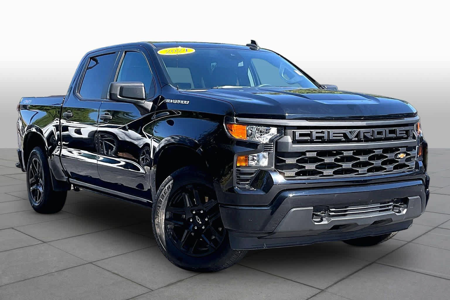 Used 2024 Chevrolet Silverado 1500 Custom AWD/4WD image 3