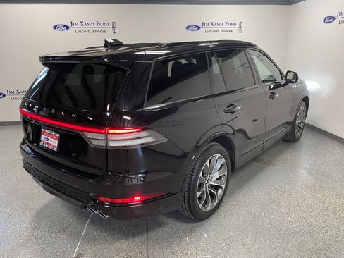 Used 2025 Lincoln Aviator AWD w/ Jet Appearance Package image 6