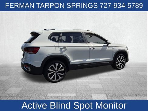 Used 2024 Volkswagen Taos SE FWD image 10