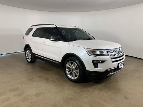 Used 2019 Ford Explorer XLT w/ Equipment Group 202A image 5