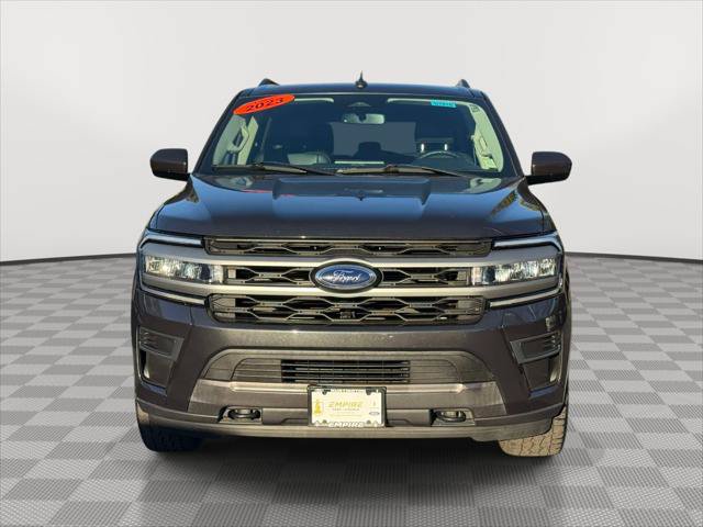 Used 2023 Ford Expedition Max XLT AWD/4WD image 2