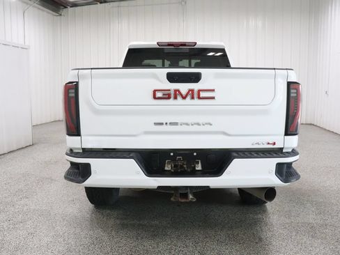 Used 2024 GMC Sierra 2500 AT4 w/ AT4 Premium Plus Package AWD/4WD image 4