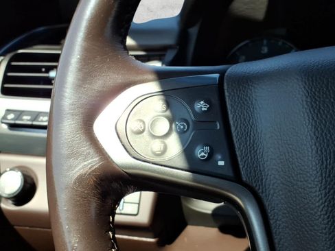Used 2019 Chevrolet Suburban Premier AWD/4WD image 27