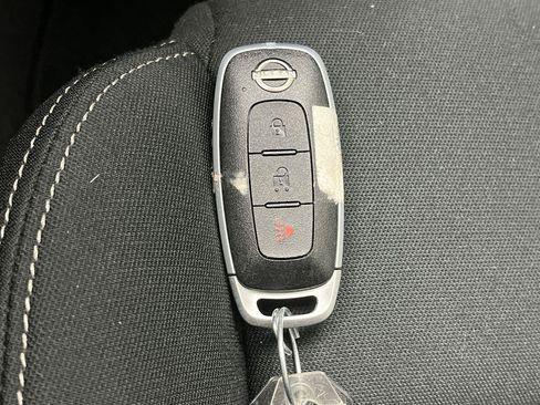 Used 2023 Nissan Rogue S AWD/4WD image 22