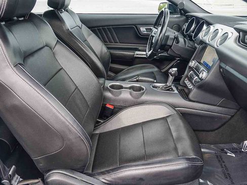 Used 2022 Ford Mustang Premium image 19