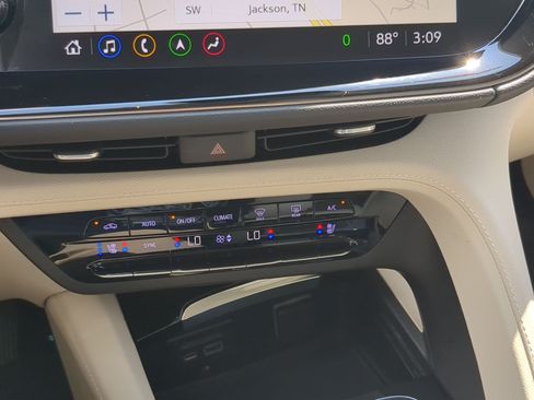 Used 2023 Buick Envision Avenir FWD image 18
