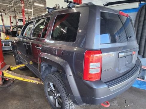 Used 2017 Jeep Patriot 75th Anniversary w/ Power Value Group AWD/4WD image 14
