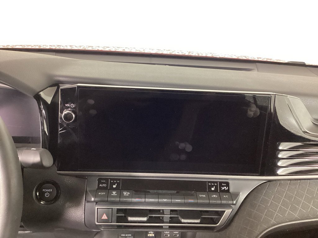 Used 2026 Toyota Camry XLE AWD/4WD image 18