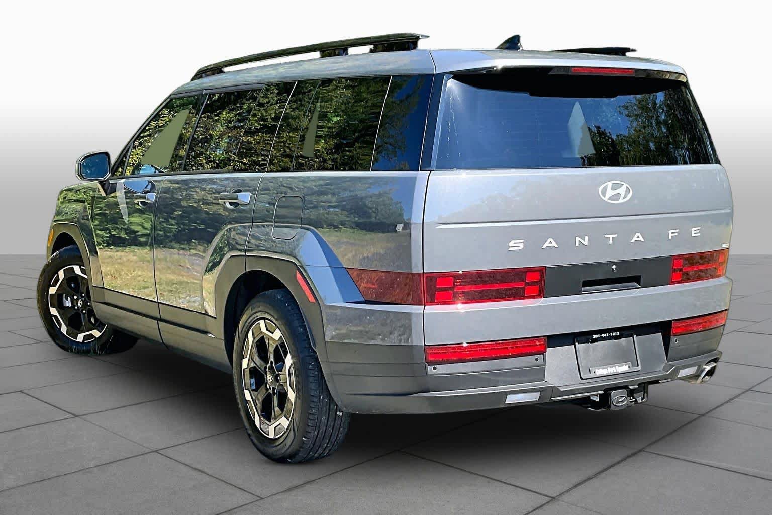 Used 2025 Hyundai Santa Fe SEL w/ Tow & Go Package AWD/4WD image 13