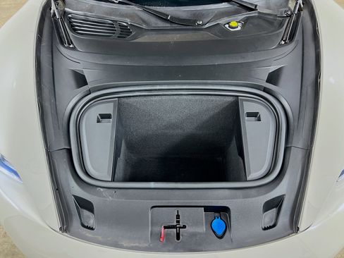 Used 2023 Porsche Taycan 4S image 32