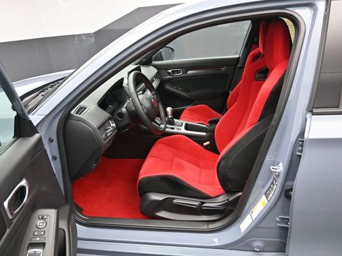 Used 2025 Honda Civic Type R image 9