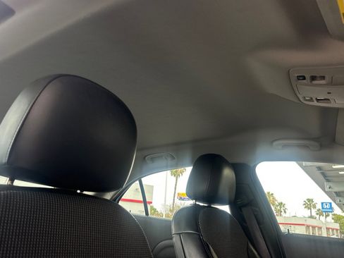 Used 2016 Chevrolet Malibu LT image 15