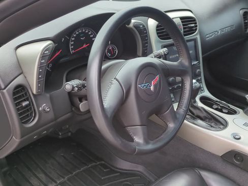 Used 2005 Chevrolet Corvette Coupe w/ Preferred Equipment Group RWD image 10