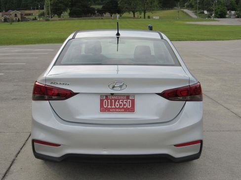 Used 2021 Hyundai Accent SE FWD image 9