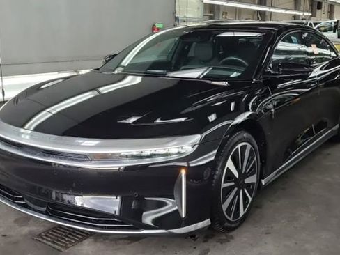 Used 2024 Lucid Air Touring image 2