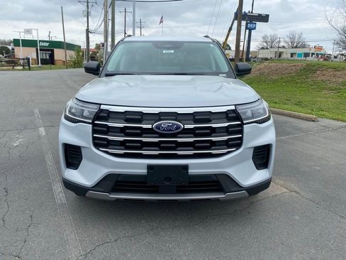 New 2026 Ford Explorer Active RWD image 2